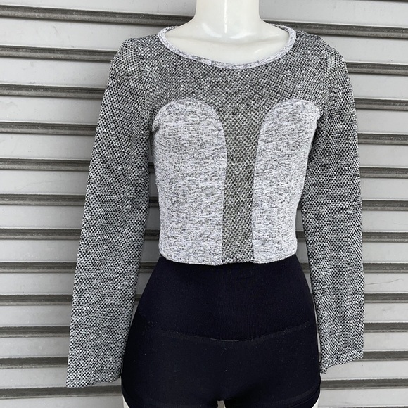 Love Culture Gray Crop Top Size M - Picture 2 of 9